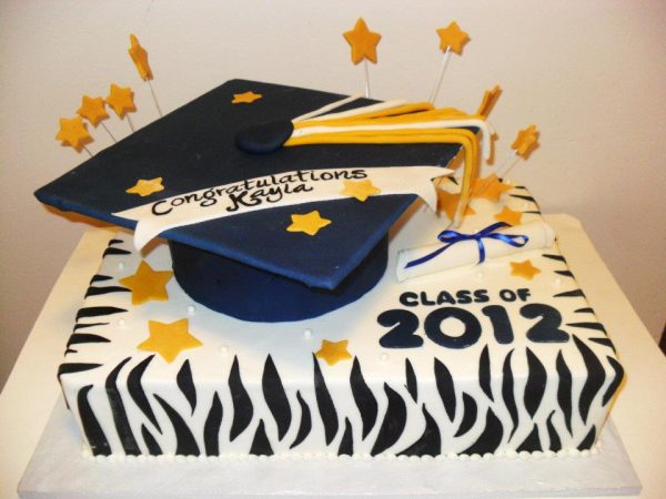 perfect graduation cake